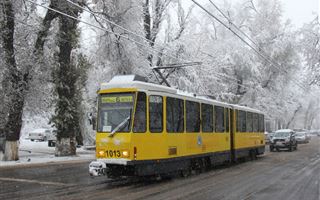 В Усть-Каменогорске трамвай насмерть сбил человека 