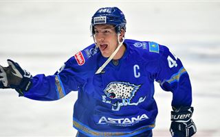 Капитана хоккейной команды "Барыс" признали лучшим снайпером КХЛ