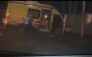 Ночью в Алматы произошло ДТП с участием скорой помощи - видео