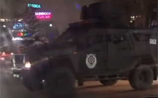 Алматинцы удивились, увидев на дорогах военную технику