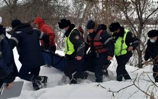 Молодой человек спас тонувшую в ледяной реке женщину в Усть-Каменогорске