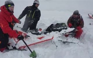 В ВКО при сходе снежной лавины погиб турист
