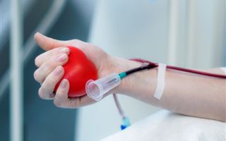 Бесплатный тест на антитела к COVID-19 могут сделать доноры крови в Нур-Султане