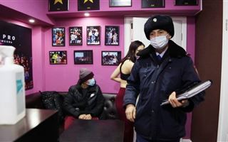 Cвыше 400 человек выдворили полицейские из ночных заведений Алматы