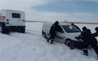 15 рыбаков спасли из снежного плена на Бухтарминском водохранилище в ВКО