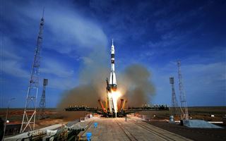 С космодрома Байконур стартовала ракета "Союз-2.1а" с 38 спутниками