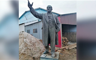 В Петропавловске продают трехметровый памятник Ленину почти за 9 млн тенге
