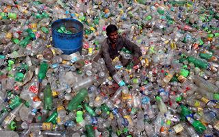 Пластиковые отходы вернут в США из Малайзии