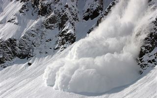 В горах Алматы сохраняется опасность схода снежных лавин