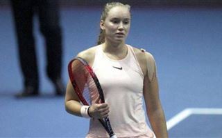 Теннисистка Елена Рыбакина отказалась продолжать игру прямо во время турнира