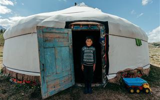 "Ни электричества, ни хозяйства, ни земли": как живут казахи в Монголии, сохранившие традиции предков - обзор иноСМИ