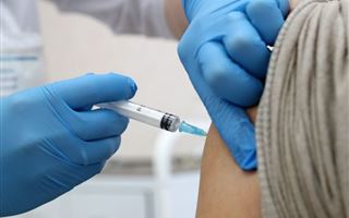 В Алматы иностранцы могут платно получить вакцину от коронавируса 