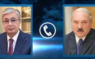 Глава государства поговорил по телефону с Александром Лукашенко