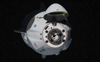Космический корабль Crew Dragon отстыковался от МКС и полетел к Земле