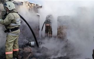 В Риддере из-за крупного пожара введут режим ЧС