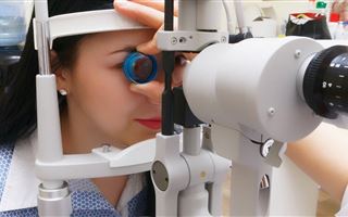 Популярный миф о восстановлении зрения развеял врач-офтальмолог