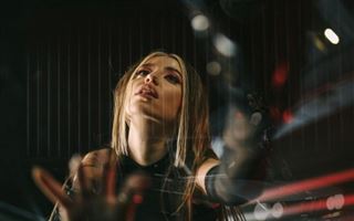 Надя Дорофеева выпустила клип на новый трек "Почему"