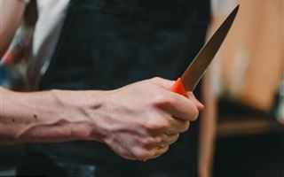 Житель Акмолинской области порезал ножом знакомого