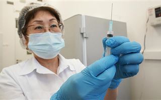 В Минздраве рассказали, сколько доз вакцин от коронавируса осталось в Казахстане