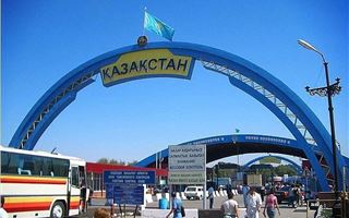 Пограничные хитрости: казахстанцы массово рвутся лечиться в России