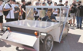 Изобретатель-самоучка из Казахстана собрал свой электрокар и мечтает работать у Илона Маска