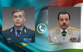 Министры обороны Казахстана и Таджикистана провели важные переговоры 