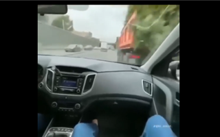 Казахстанцев привело в ужас видео с очередным водителем-лихачём