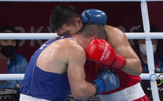 Российский боксёр вырвал победу у казахстанца Бекзада Нурдаулета после "дикой зарубы"