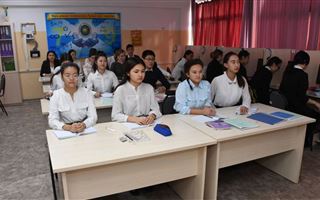 Алматинские школьники будут учиться в масках