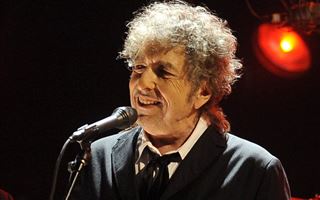 Певца Боба Дилана обвинили в совращении ребенка