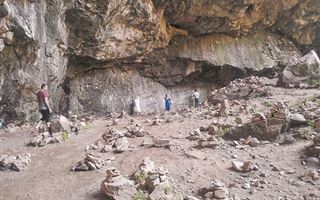Уникальная пещера Акмечеть в Казахстане: для чего посетители должны надевать каски