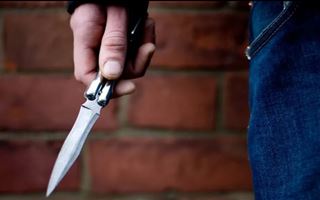 В Нур-Султане 17-летний подросток напал с ножом на продавца магазина