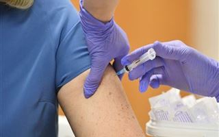 ВОЗ сообщила о введении почти пяти миллиардов доз вакцины от коронавируса