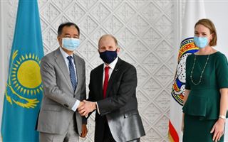 Дипломатическую миссию в Казахстане завершает посол США Уильям Мозер