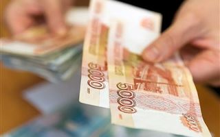 Пенсионеры с казахстанским гражданством из Байконыра возмущены тем, что не получили "Путинскую десятку"