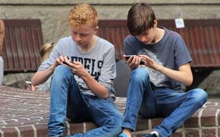 МОН РК запускает телефоны горячей линии для жалоб на проблемы в школах и вузах