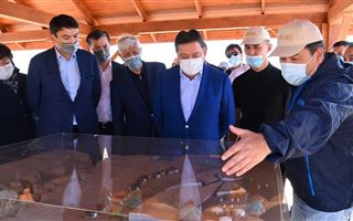 Премьер-министру РК Аскару Мамину представили концепцию развития национальных парков «Алтын-Эмель» и «Чарын»