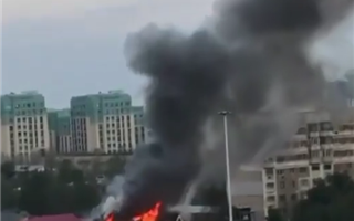 Крупный пожар в Алматы засняли очевидцы