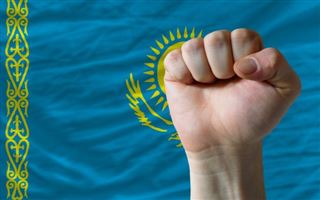 Казахский язык защищать не от кого – эксперт