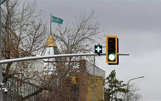 Зеленые "плюсы" появились на светофорах в столице
