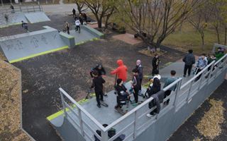 Скейт-площадку открыли в столичном парке 