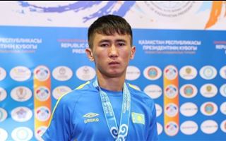 Ещё один казахстанец победил в дебютном бою на чемпионате мира по боксу
