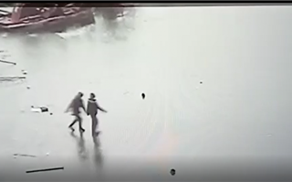 Астанчане обратились в полицию из-за детей, играющих на льду