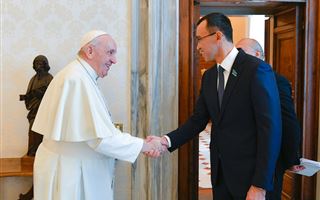 Маулен Ашимбаев встретился с Папой Римским Франциском