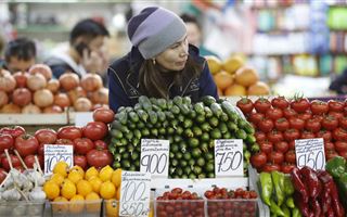 Казахстанцы стали чаще экономить на покупке продуктов питания