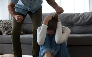 Глава государства поручил ужесточить наказание за семейно-бытовое насилие
