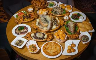 "Какая же гадость" и "Казахстан навсегда остался в моем сердце": как казахская кухня вызывала восторг и недовольство у иностранцев