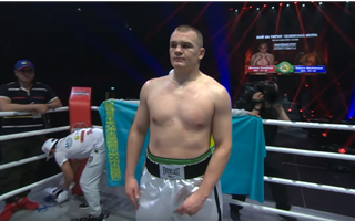 Казахстанский боксер Данила Семенов победил соперника из Аргентины