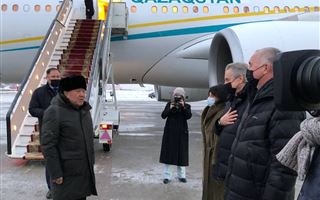 Назарбаев прибыл в Санкт-Петербург по приглашению Путина