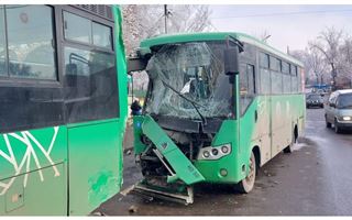 Стало известно о состоянии пострадавших при столкновении автобусов в Алматы
